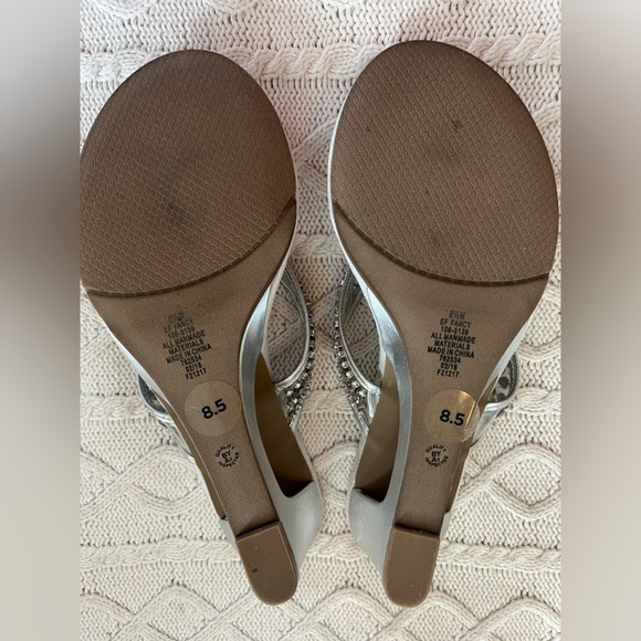 East 5th Elegant Silver Women's Rhinestone Sandals Women’s size 8.5 - Picture 4 of 11